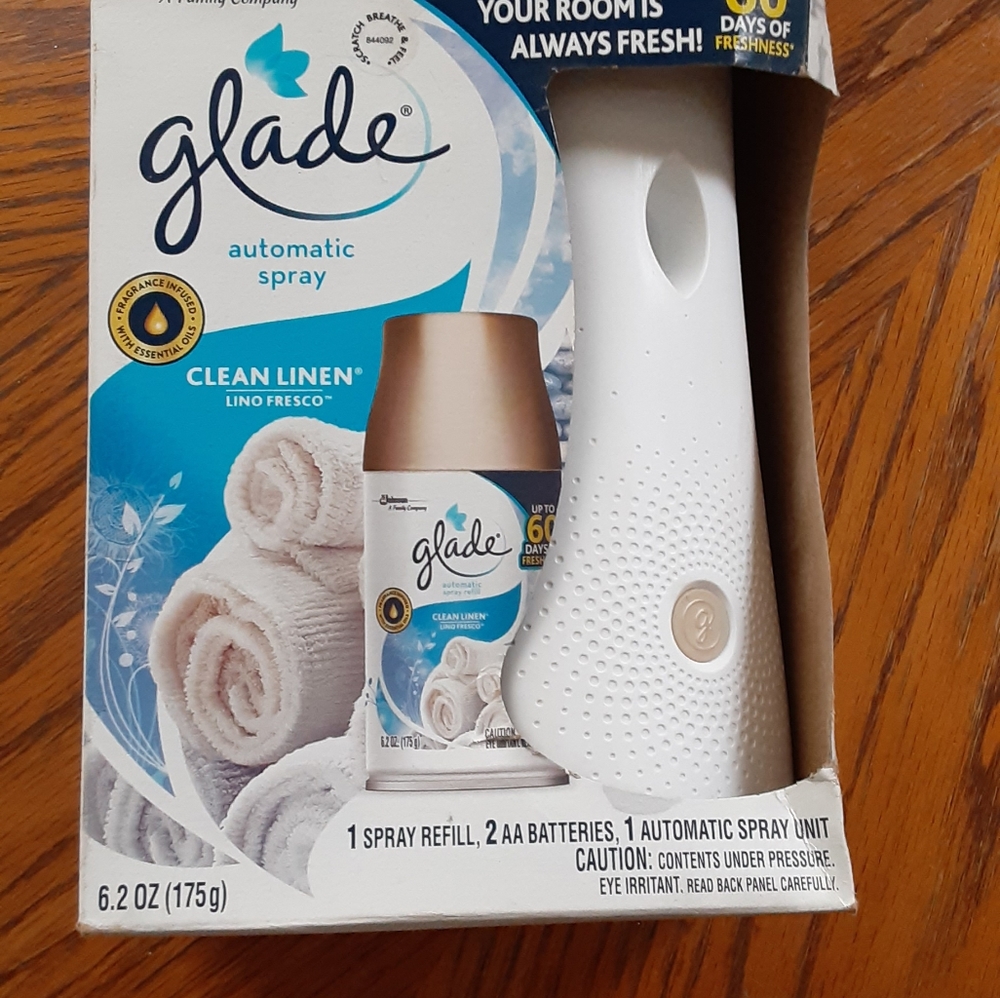 SOLD: GLADE Automatic Spray Clean Linen